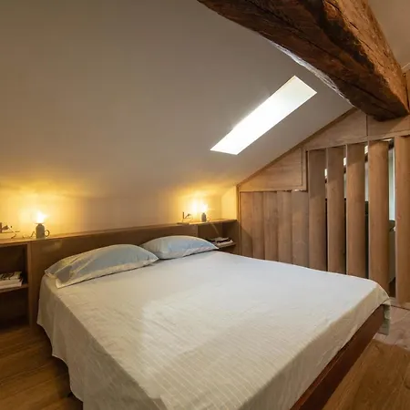 Belabri - Charme&comfort -mansarde E Apartment