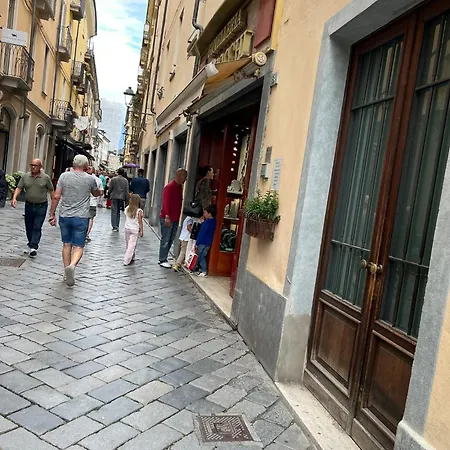 דירה Belabri - Charme&comfort -mansarde E אאוסטה