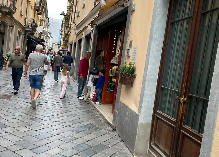 דירה Belabri - Charme&comfort -mansarde E אאוסטה