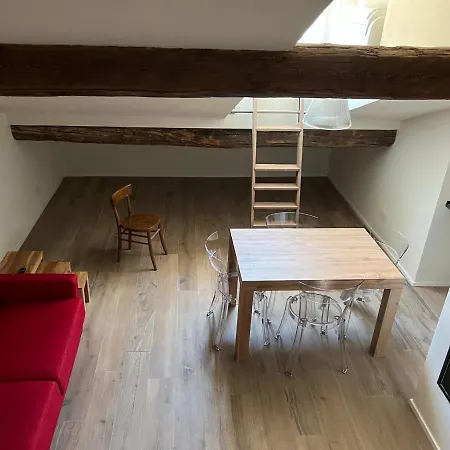 Belabri - Central Charme&Comfort -Mansarde E Appartamento Apartment Aosta