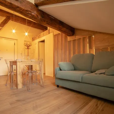 Belabri - Central Charme&Comfort -Mansarde E Appartamento *