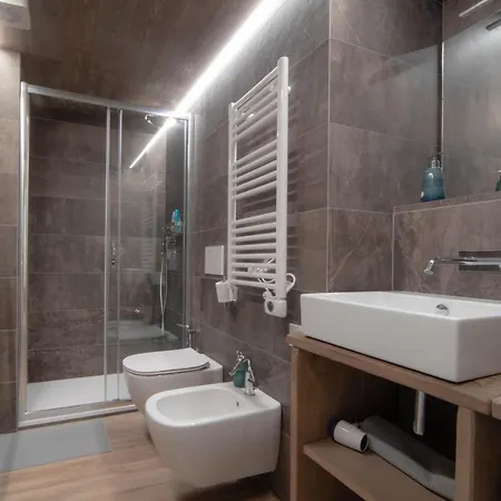 Belabri - Central Charme&Comfort -Mansarde E Appartamento Apartment Aosta