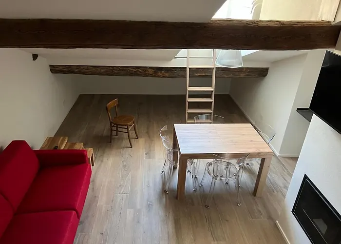 Belabri - Charme&comfort -mansarde E Apartment Aosta